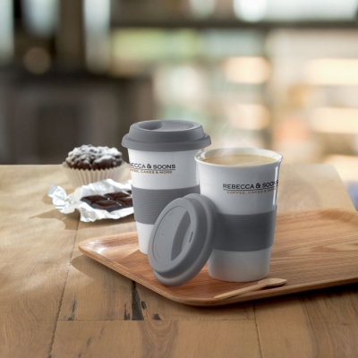 Ceramiczny kubek z przykrywką